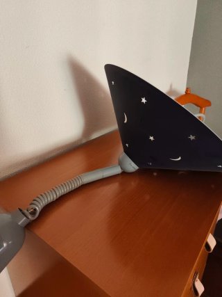 Lámpara infantil azul con estrellas
