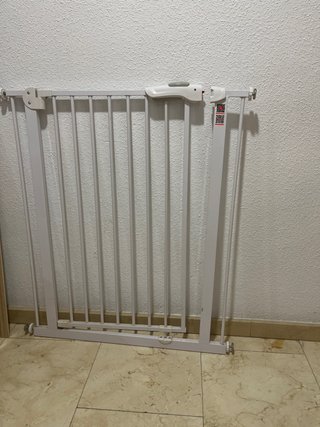 Barrera de seguridad blanca