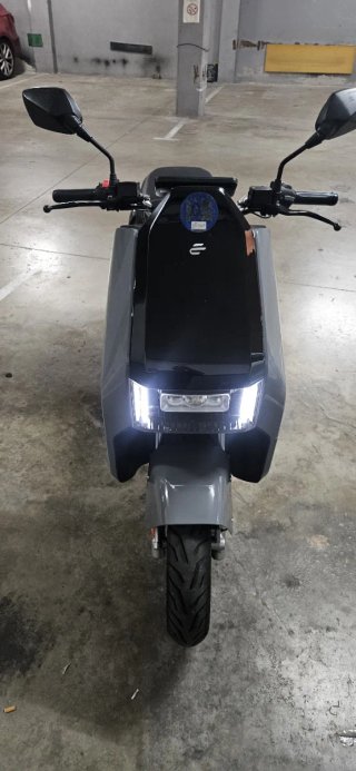 Moto Eléctrica Ecooter E5 Gris/Negra