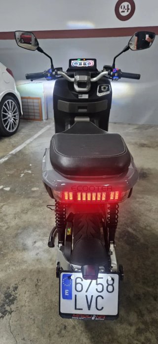 Moto Eléctrica Ecooter E5 Gris/Negra