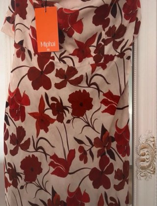 Vestido floral de la marca Miphai
