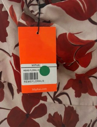 Vestido floral de la marca Miphai