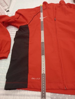 Chaqueta Nike Dri-Fit Roja y Negra