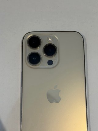 iPhone 14 Pro in oro, in ottime condizioni