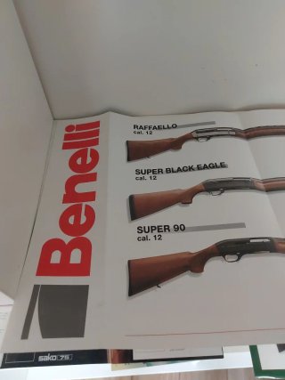 Revistas escopetas y revólver