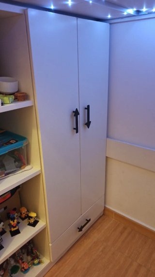 Cama alta infantil IKEA con escritorio