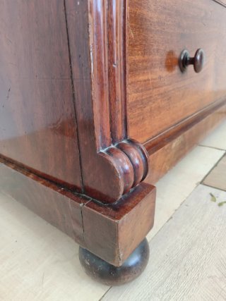 Cómoda inglesa siglo XIX