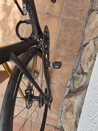 Bicicleta de carbono aero.