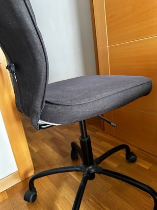 Silla de oficina con ruedas