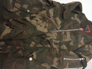 Chaqueta Bomber Camuflaje Bershka Talla M