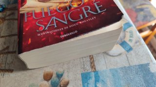 Fuego y sangre : 300 años antes de Juego de Tro...