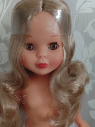 Preciosa Muñeca Nancy Rubia