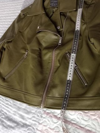 Chaqueta biker verde militar Primark Talla S