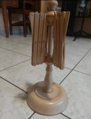 Antico arcolaio in legno