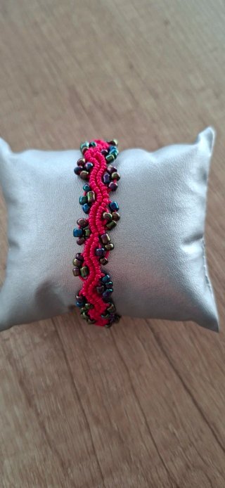 Pulsera nudos macramé con cuentas