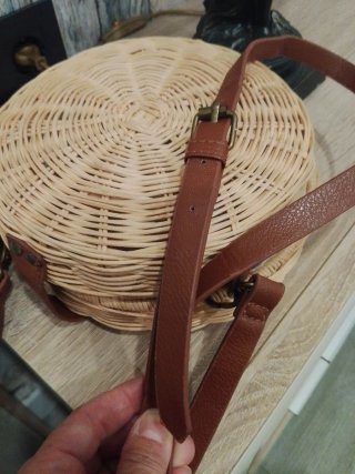 Bolso redondo de mimbre