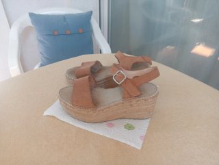 Sandalias plataforma ante beige talla 37 real (36)