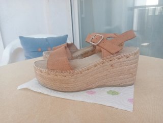 Sandalias plataforma ante beige talla 37 real (36)