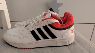 Zapatillas Adidas Blancas y Rojas