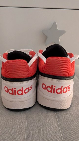 Zapatillas Adidas Blancas y Rojas