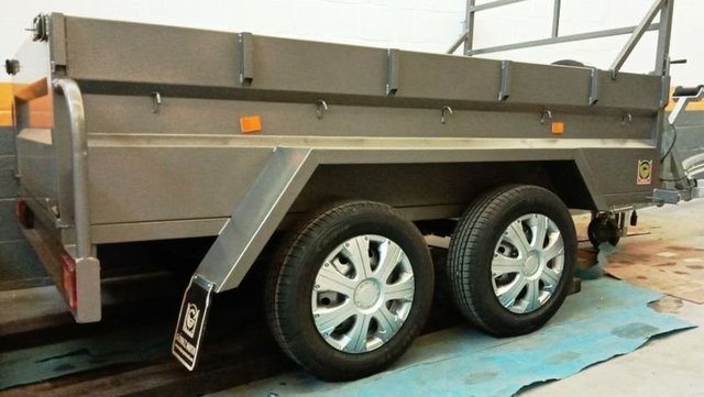 NUEVOS: Tapacubos para ruedas de remolques 13"