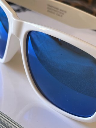 Gafas de sol blancas efecto espejo