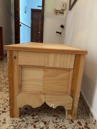 Arca de madera rústica