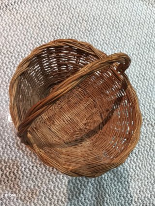 Cesta de mimbre antigua muy fuerte