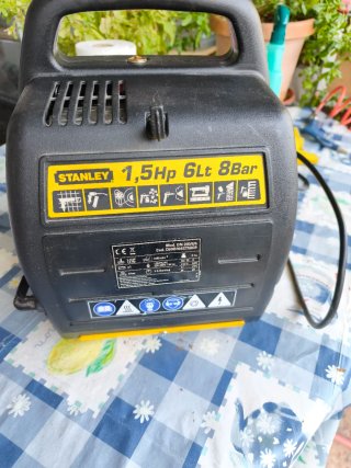 Compresor Stanley 1,5Hp 6Lt 8Bar