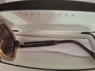 Gafas de sol de óptica polarizadas color caramelo.