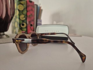 Gafas de sol de óptica polarizadas color caramelo.