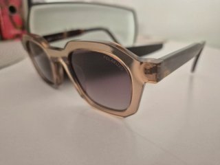 Gafas de sol de óptica polarizadas color caramelo.