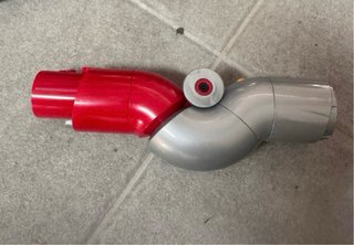 Adaptador Dyson bajo muebles