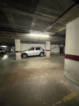 Garaje en alquiler en Eixample Nord – La Devesa en Girona
