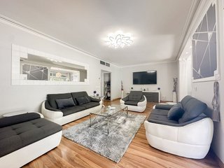 Chalet en alquiler en Playa Bajadilla-Puertos en Marbella