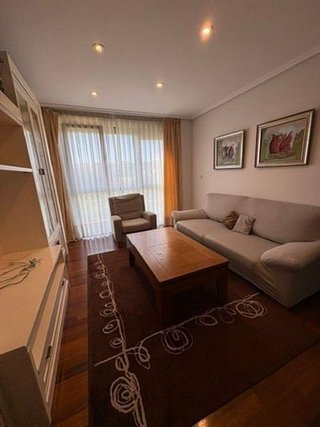 Piso en alquiler en Valdenoja - La Pereda en Santander