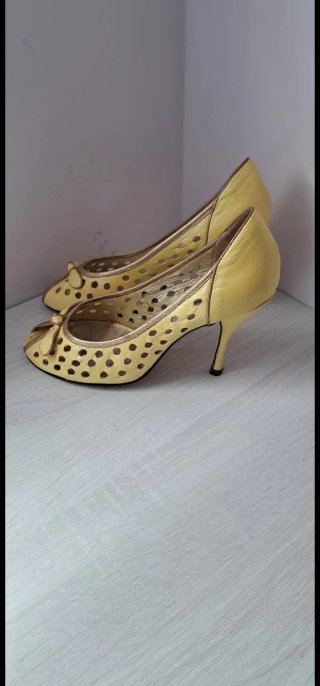 Zapatos Roberto Botella Dorados Peep Toe
