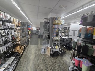 Local comercial en alquiler en Fondo en Santa Coloma de Gramanet