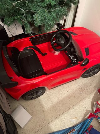 Coche infantil Mercedes con radio control
