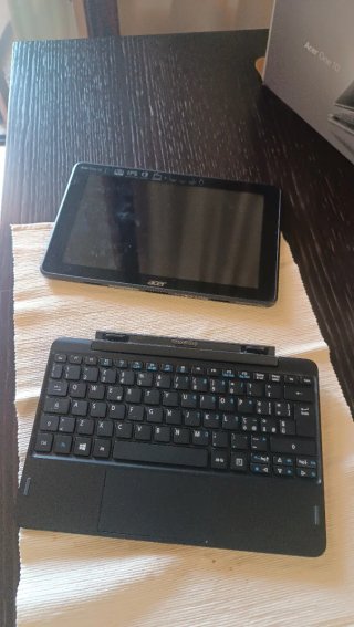 Acer One 10 S1003-17WM 2in1 Laptop