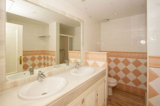Piso en venta en Elviria en Marbella