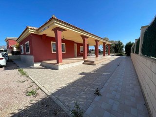 Chalet en venta en Albatera