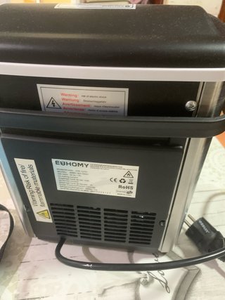 Máquina de hielo portátil lo puedes ver en Amazon