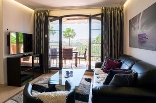 Piso en venta en Los Arqueros-Puerto del Almendro en Benahavís