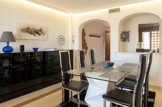Piso en venta en Los Arqueros-Puerto del Almendro en Benahavís