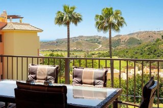 Piso en venta en Los Arqueros-Puerto del Almendro en Benahavís