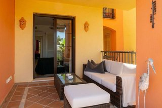 Piso en venta en Los Arqueros-Puerto del Almendro en Benahavís