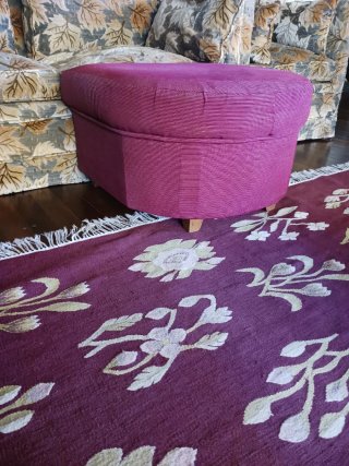 Puff Reposapiés Morado