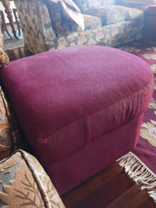 Puff Reposapiés Morado