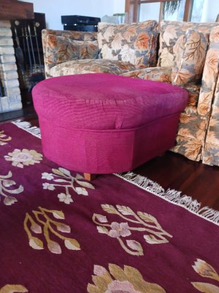 Puff Reposapiés Morado